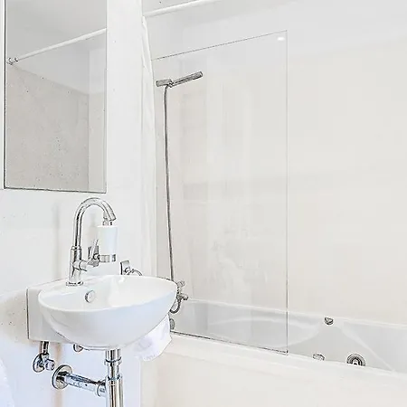 빌라 Punta Prima Sleeps 6 Pool Air Con Wifi 푼타프리마