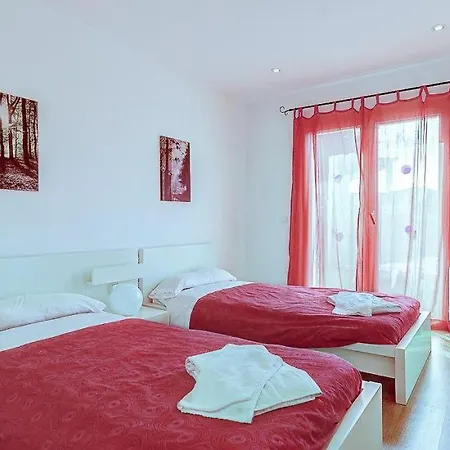 فيلة Punta Prima Sleeps 6 Pool Air Con Wifi *